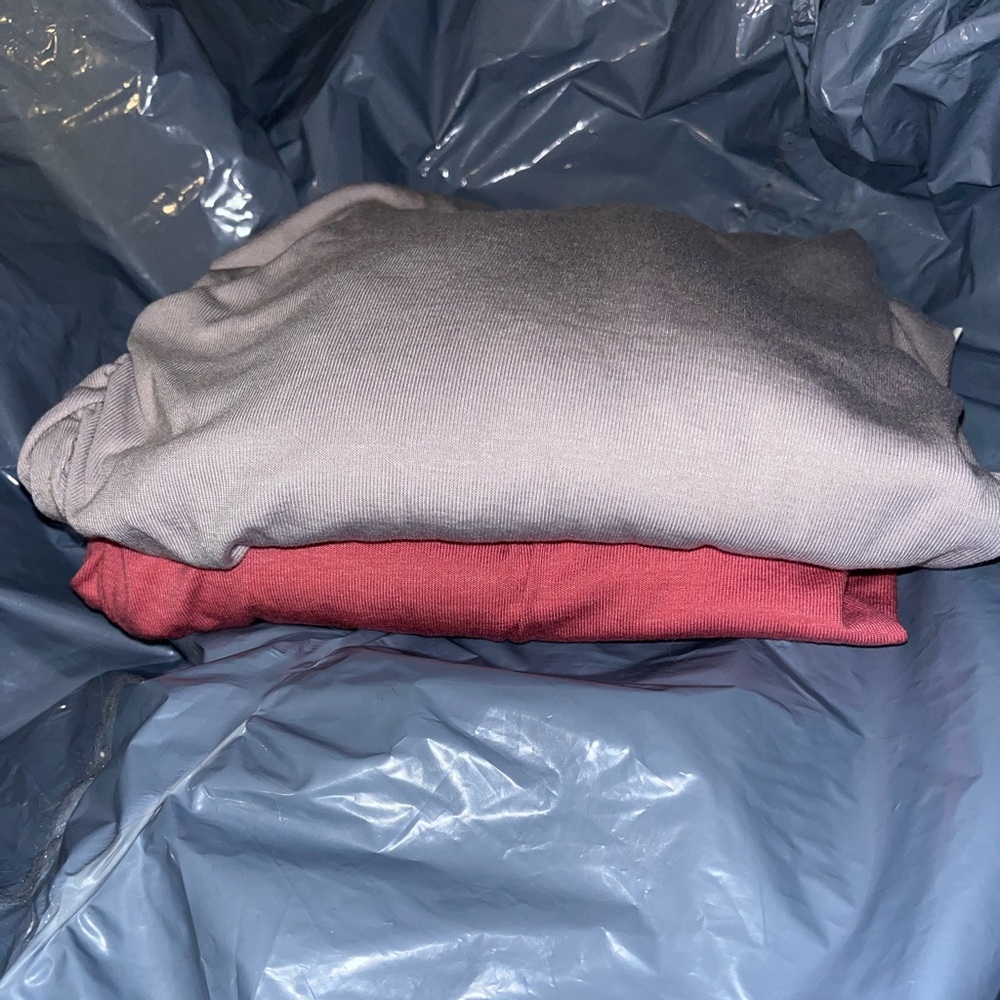 Lot of 2 unbranded women’s long sleeve side ruched v-neck shirts with pocket NEW